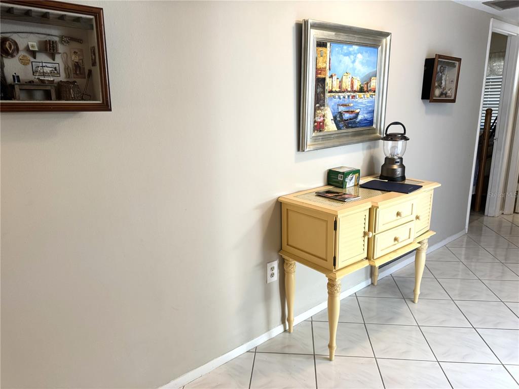 2571 RIVERBLUFF PARKWAY UNIT V