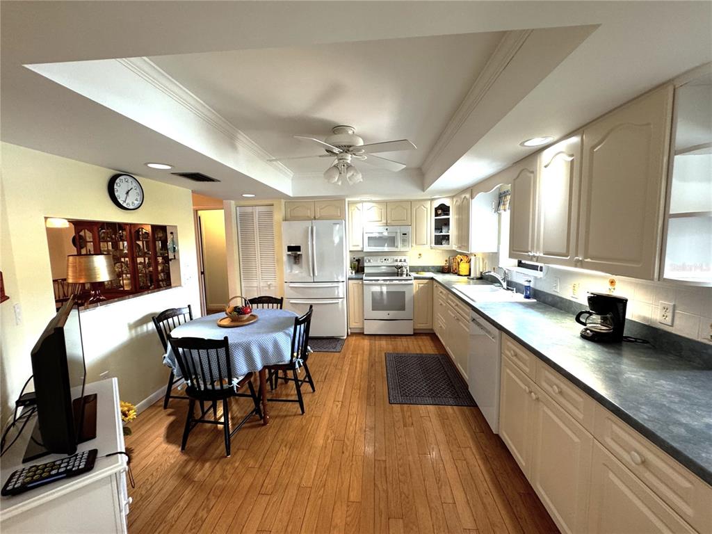 229 LAUREL HOLLOW DRIVE UNIT 8