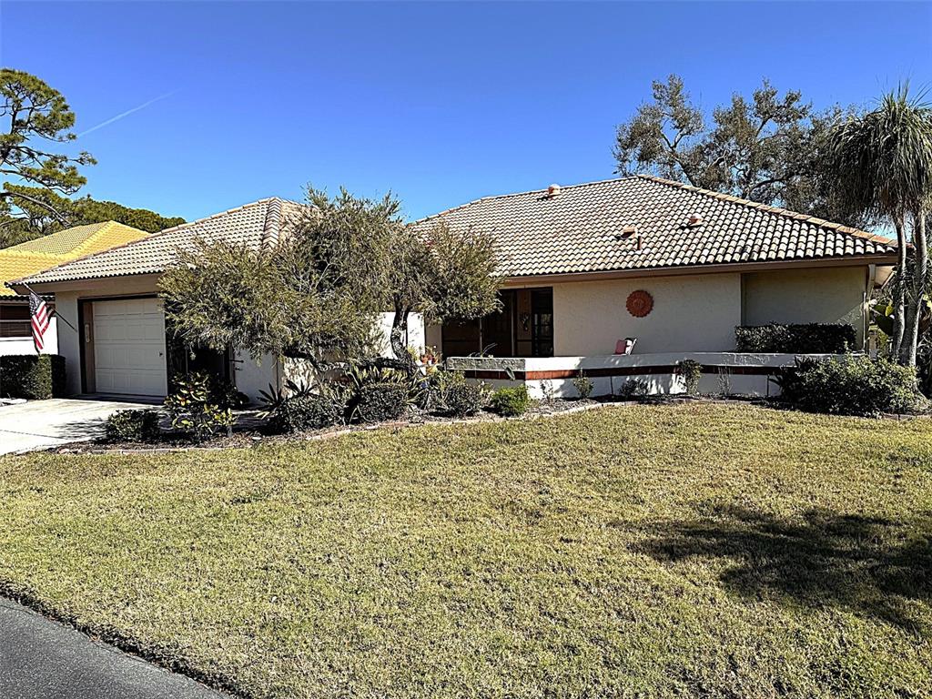 229 LAUREL HOLLOW DRIVE UNIT 8