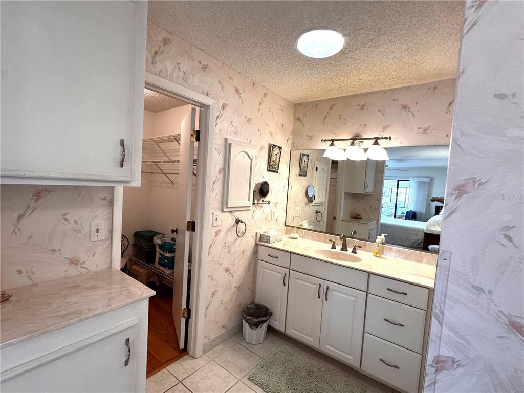 229 LAUREL HOLLOW DRIVE UNIT 8