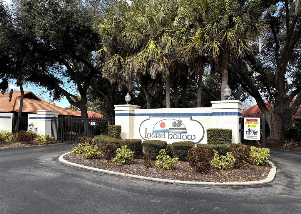 229 LAUREL HOLLOW DRIVE UNIT 8