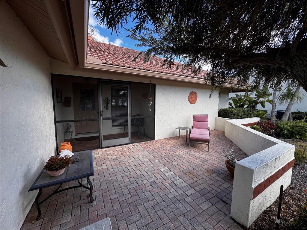 229 LAUREL HOLLOW DRIVE UNIT 8