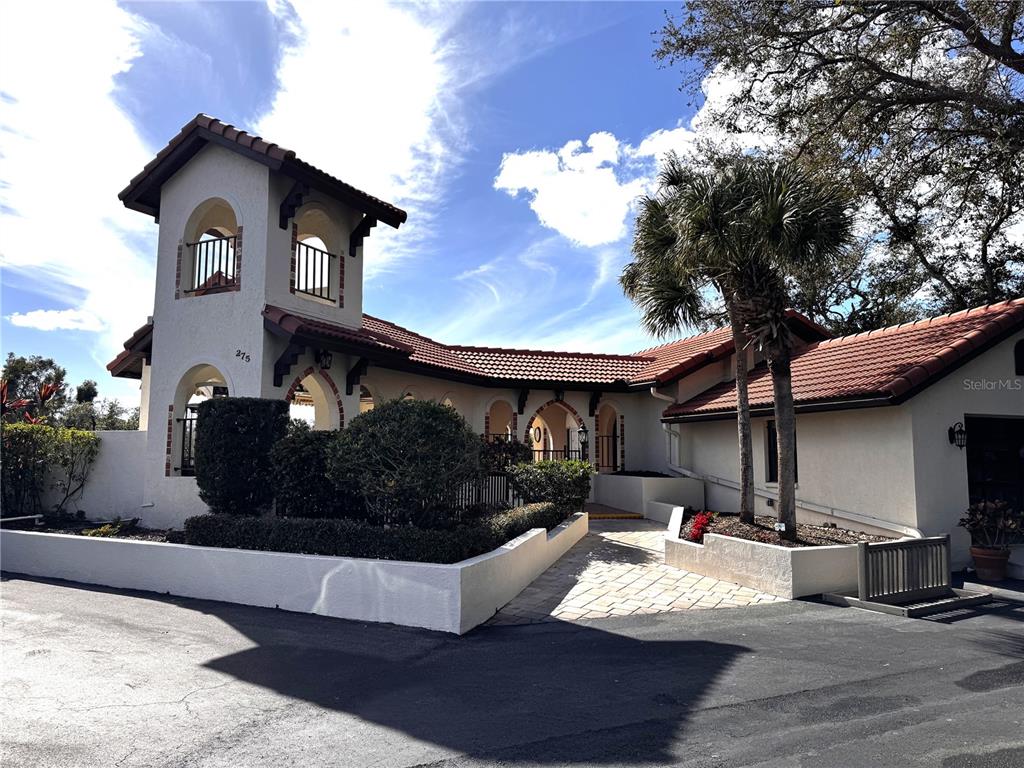 229 LAUREL HOLLOW DRIVE UNIT 8