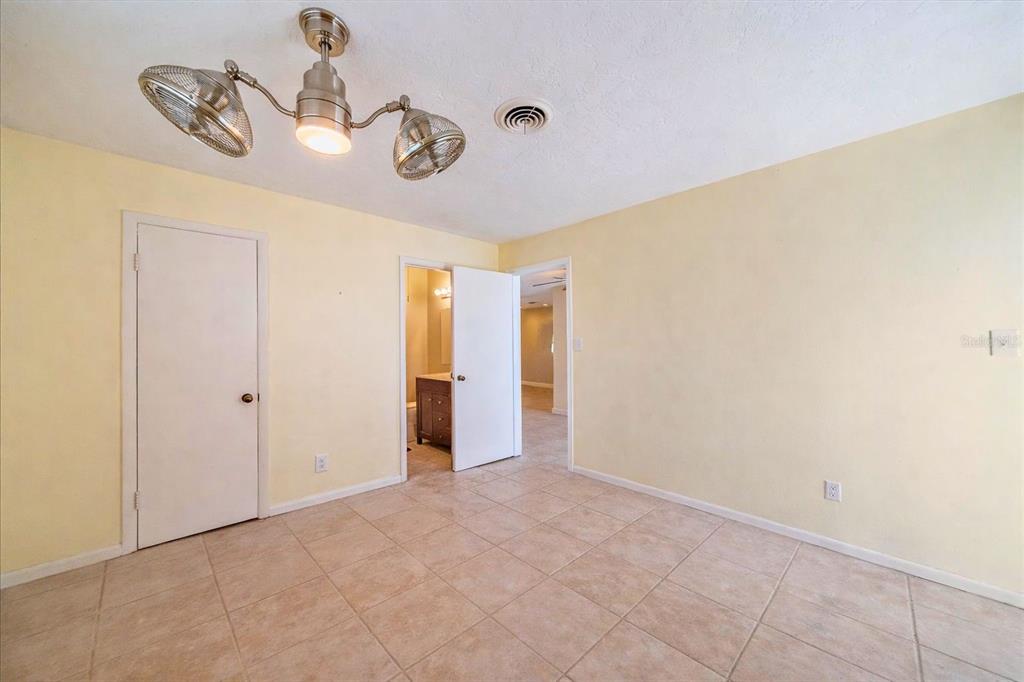 2534 WANETA DRIVE