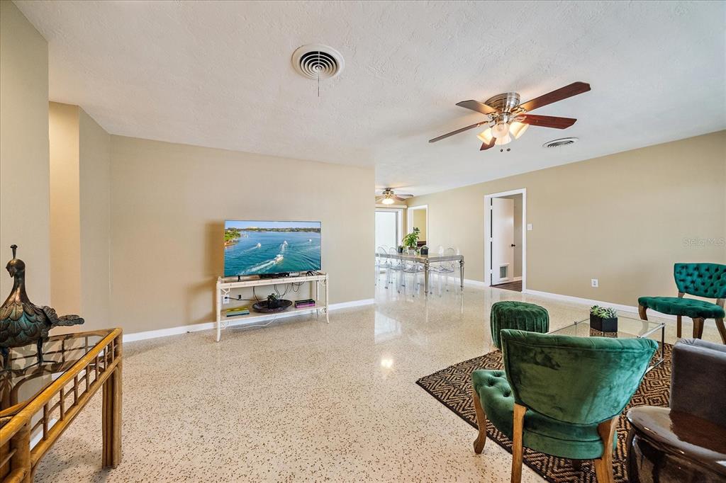 2534 WANETA DRIVE