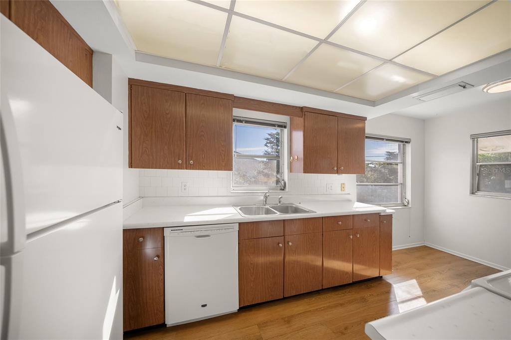 2507 BENEVA ROAD UNIT 10