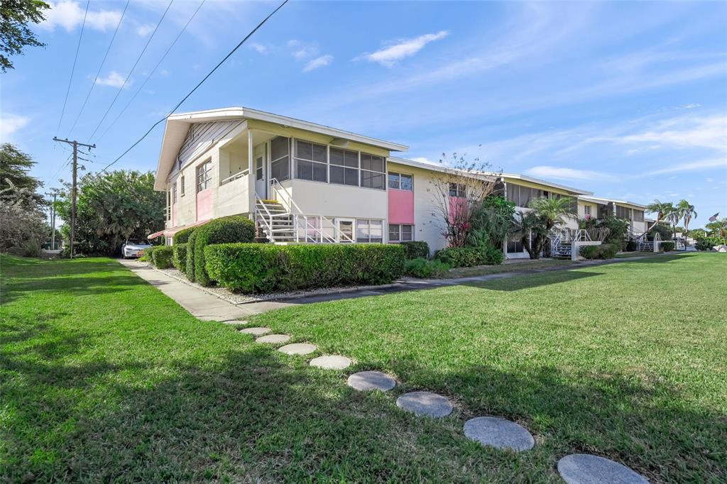 2507 BENEVA ROAD UNIT 10