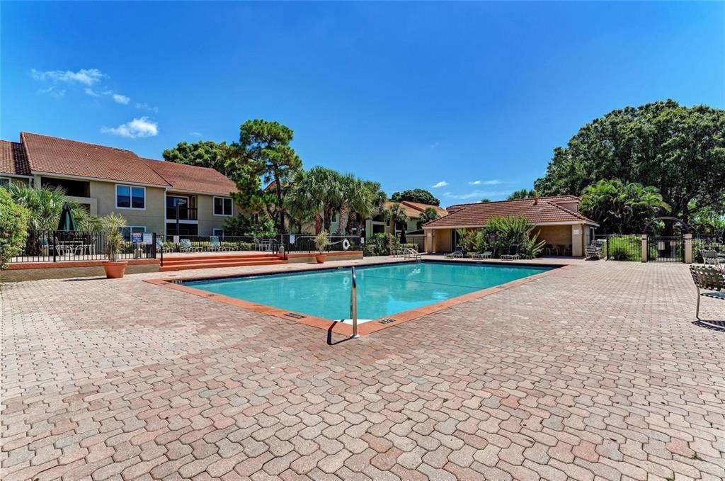4040 CROCKERS LAKE BOULEVARD U