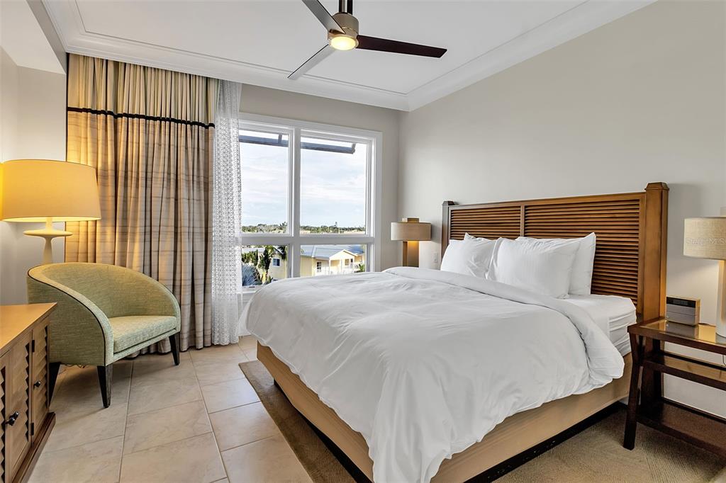 915 SEASIDE DRIVE UNIT 410, We