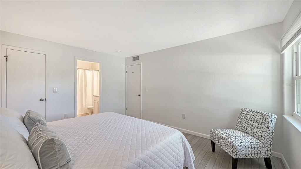 3201 BENEVA ROAD UNIT 204