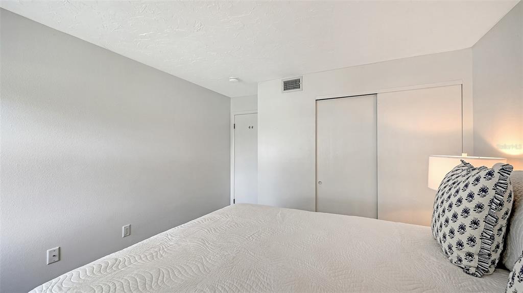 3201 BENEVA ROAD UNIT 204