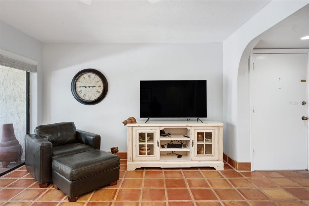 6157 MIDNIGHT PASS ROAD UNIT E
