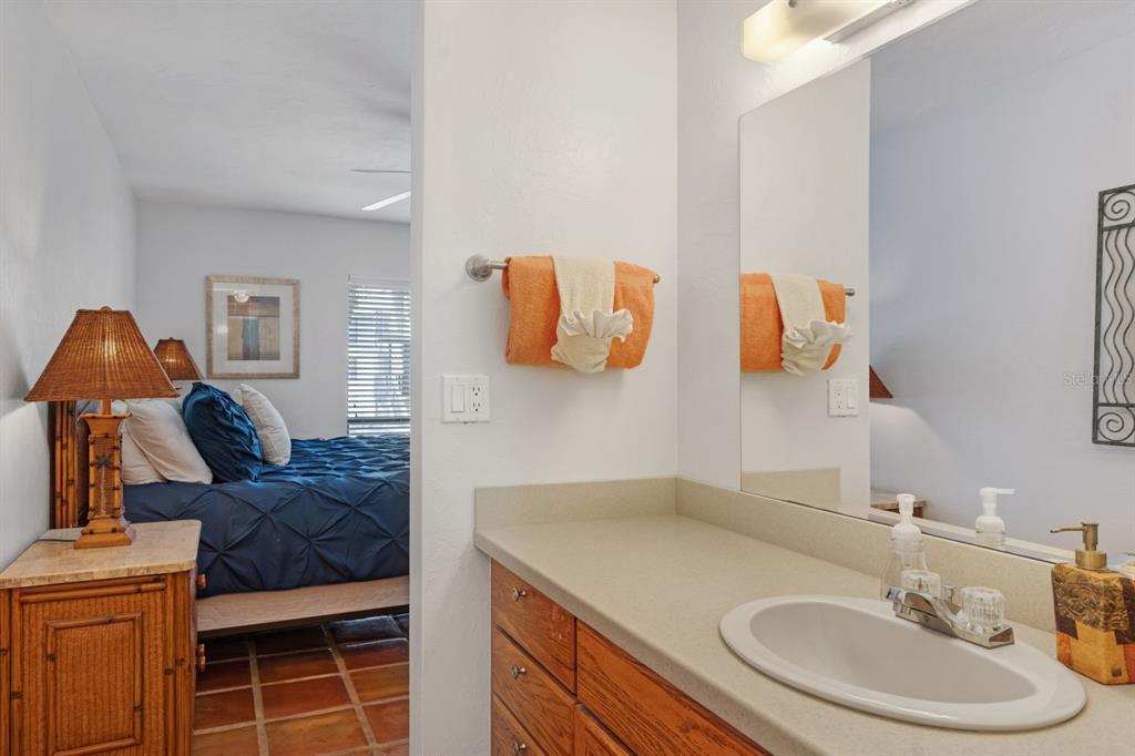 6157 MIDNIGHT PASS ROAD UNIT E