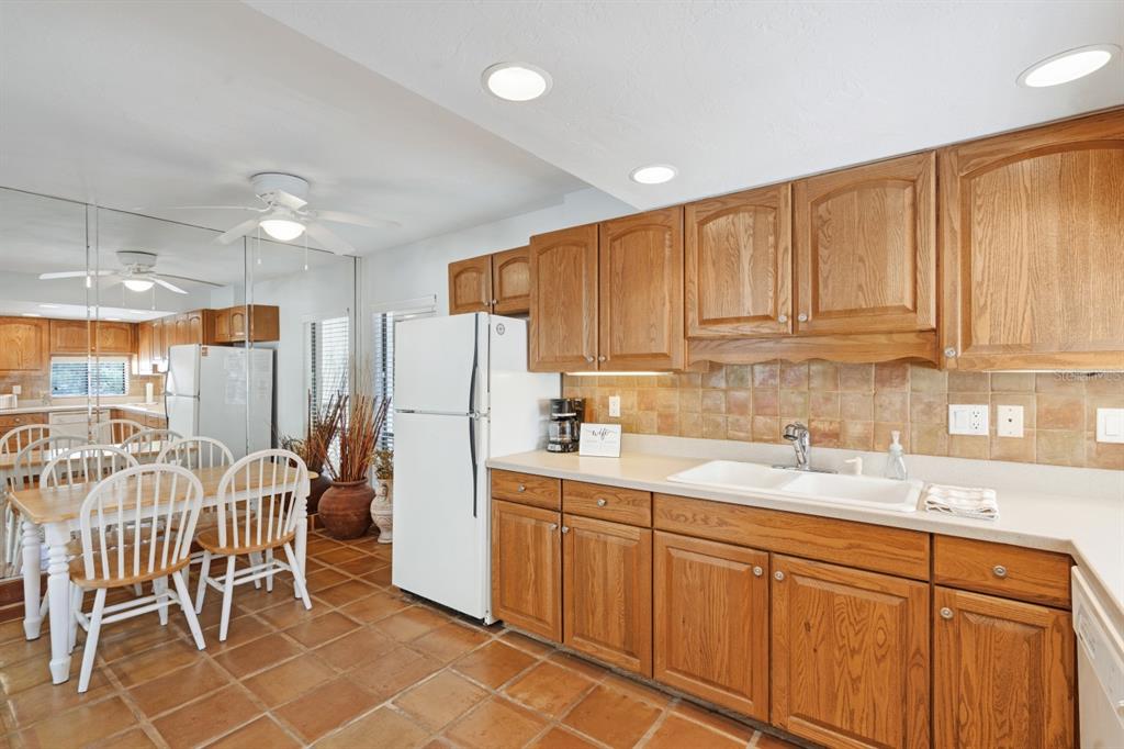 6157 MIDNIGHT PASS ROAD UNIT E