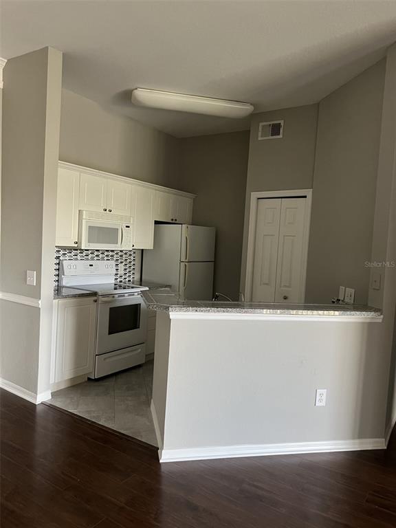 5134 NORTHRIDGE ROAD UNIT 302