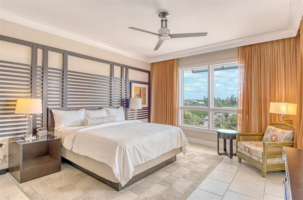915 SEASIDE DRIVE UNIT 504, We
