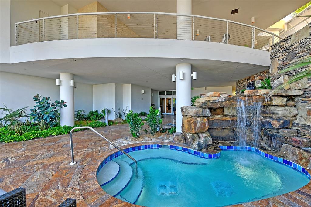 915 SEASIDE DRIVE UNIT 504, We