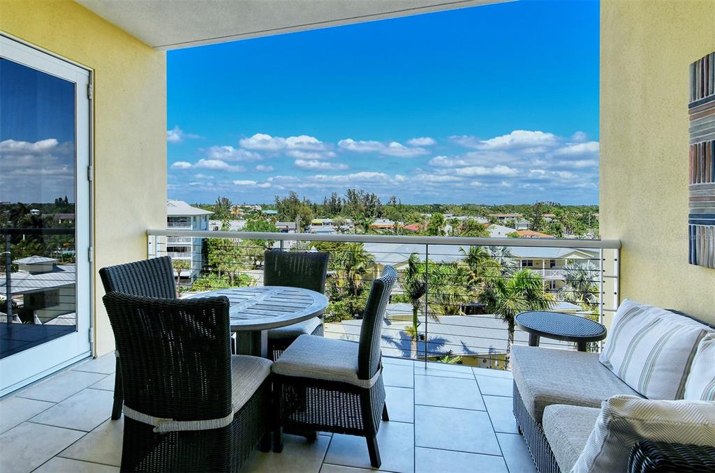 915 SEASIDE DRIVE UNIT 504, We