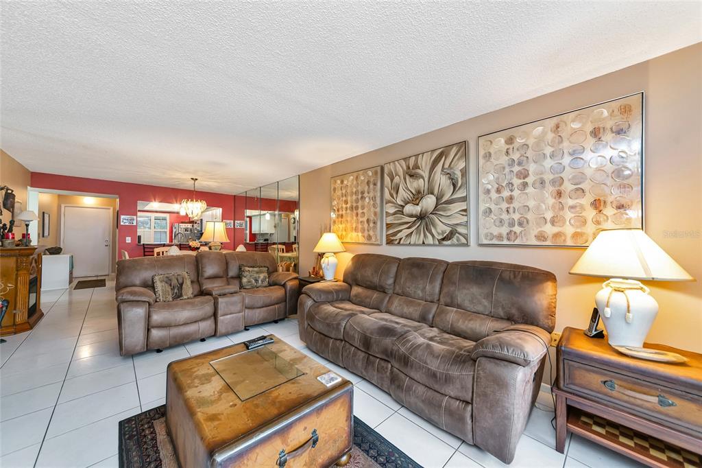 2657 WOODGATE LANE UNIT E4