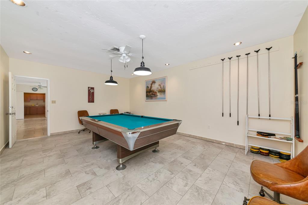 2657 WOODGATE LANE UNIT E4