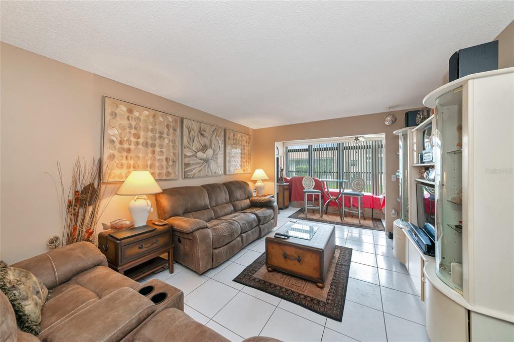 2657 WOODGATE LANE UNIT E4
