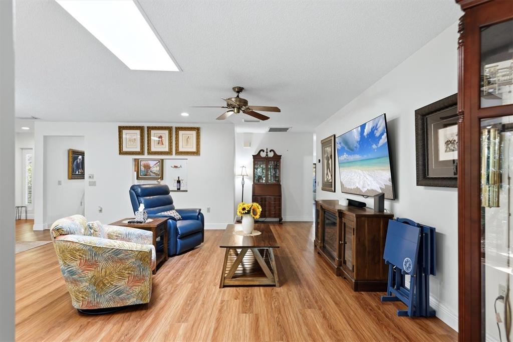 3351 THORNWOOD ROAD UNIT 3351