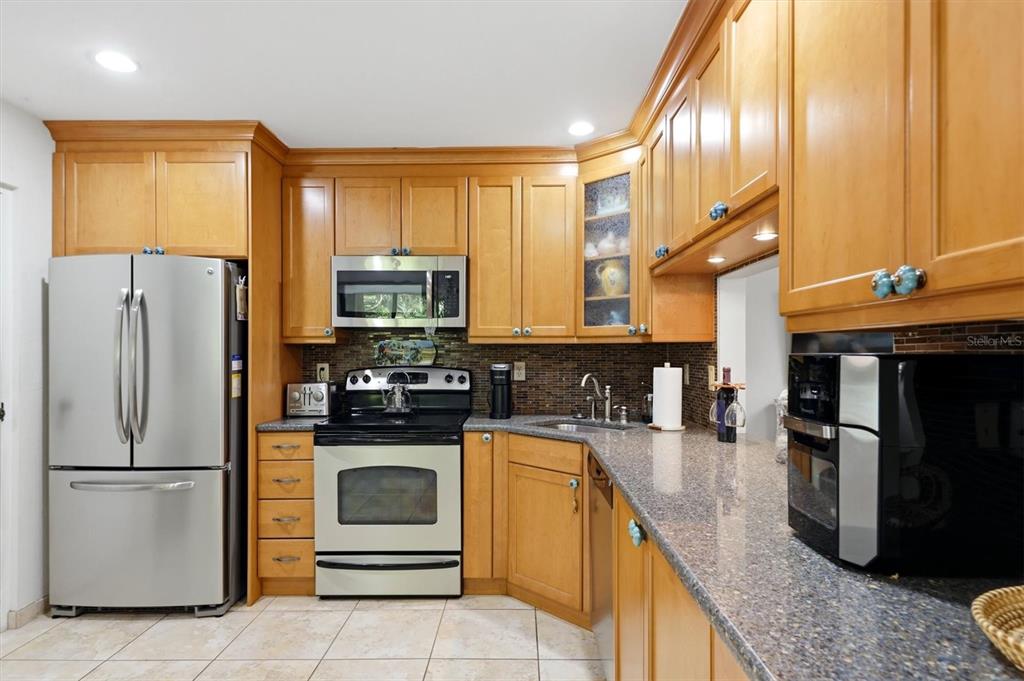 3351 THORNWOOD ROAD UNIT 3351