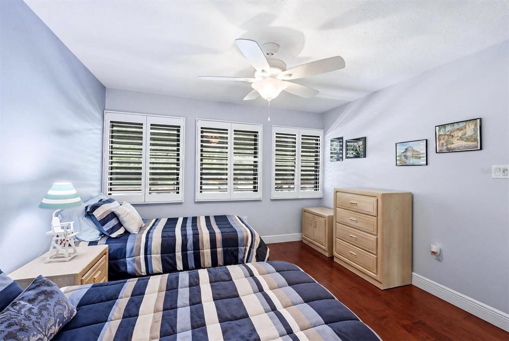 5186 LAKE VILLAGE DRIVE UNIT 9