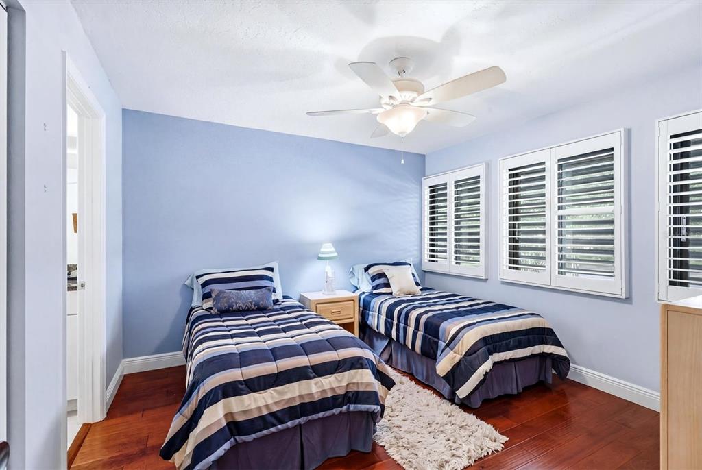 5186 LAKE VILLAGE DRIVE UNIT 9