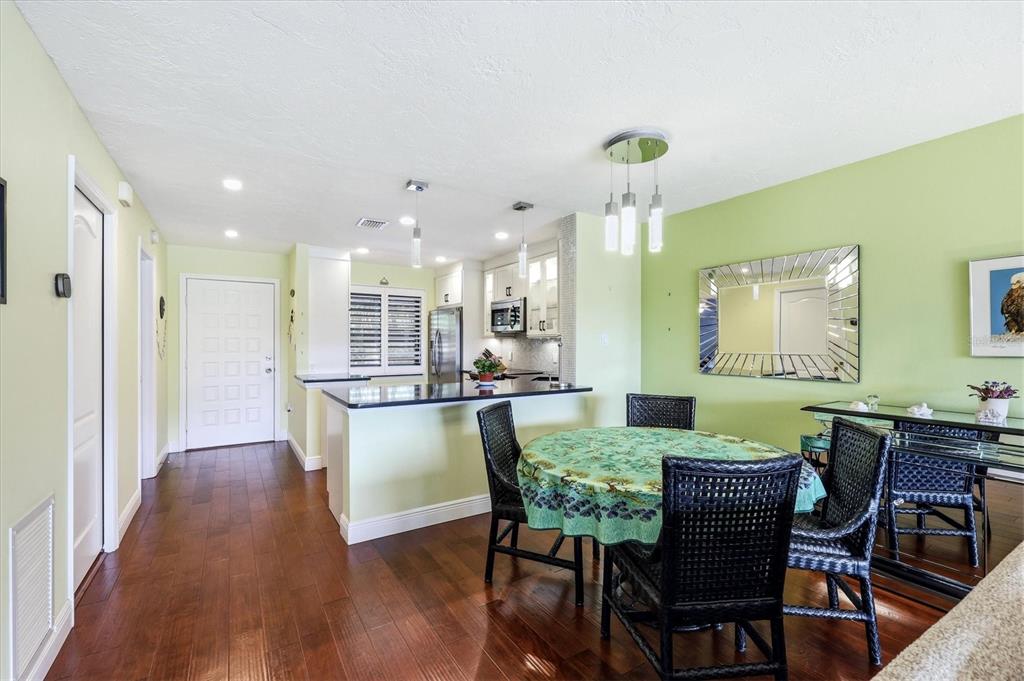 5186 LAKE VILLAGE DRIVE UNIT 9