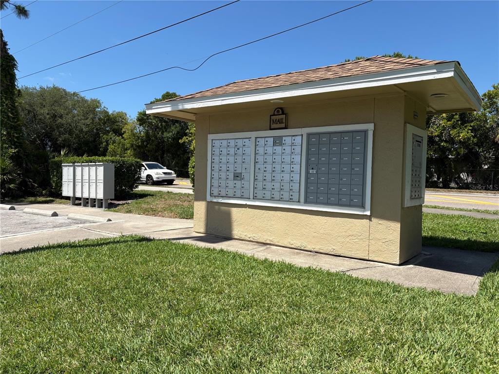 4033 CROCKERS LAKE BOULEVARD U