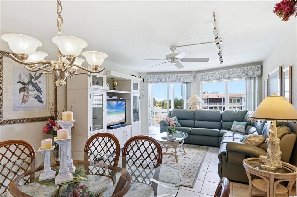 1215 S PORTOFINO DRIVE UNIT 40