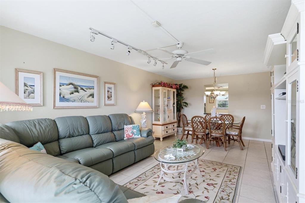 1215 S PORTOFINO DRIVE UNIT 40