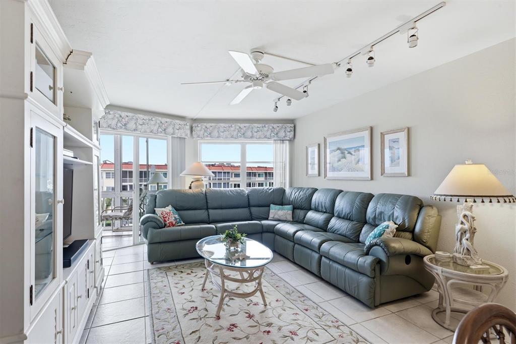 1215 S PORTOFINO DRIVE UNIT 40