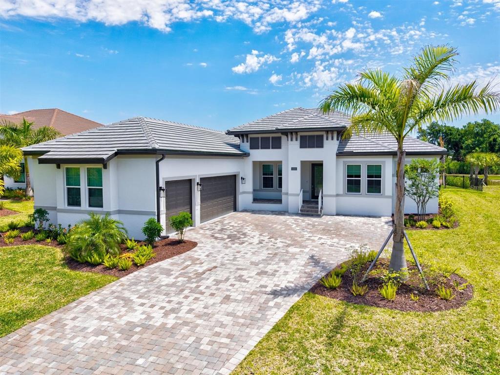 1154 KINGS WAY DRIVE