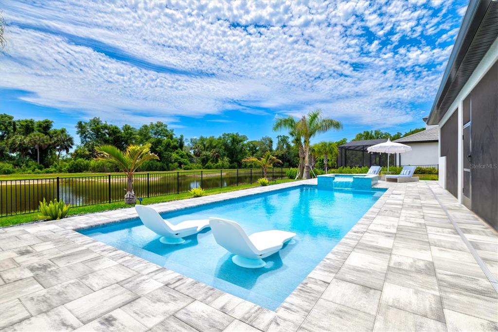 1154 KINGS WAY DRIVE