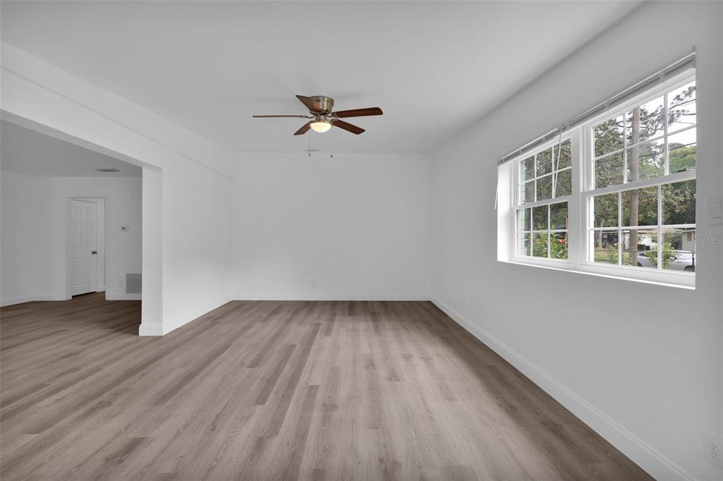 1110 BUSAC AVENUE gallery image #17