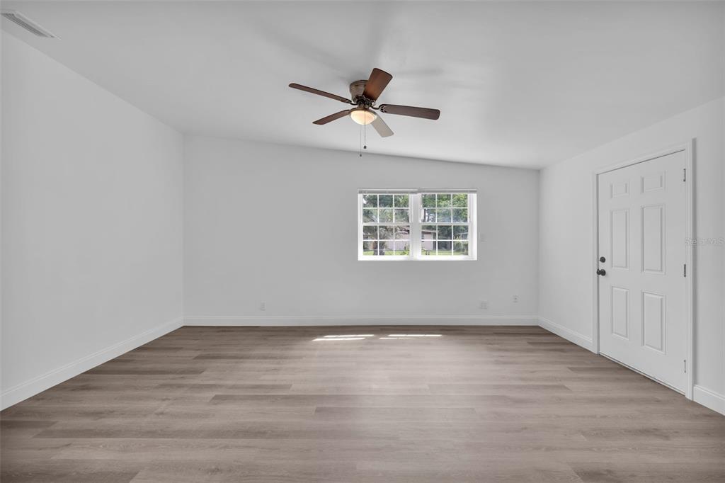 1110 BUSAC AVENUE gallery image #19