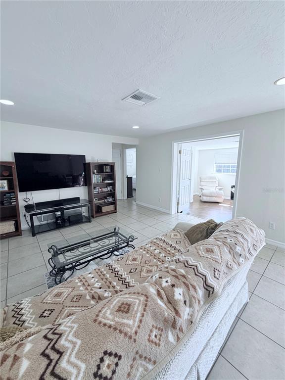 3219 CAMBRIDGE DRIVE