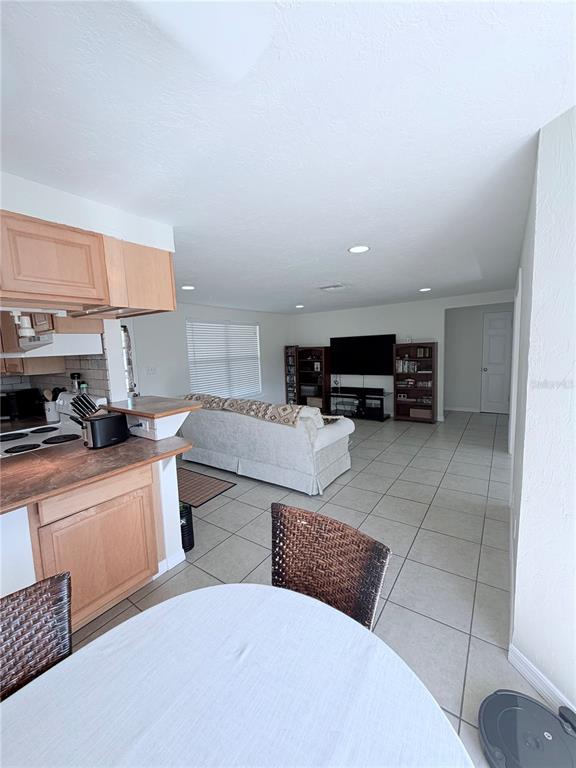 3219 CAMBRIDGE DRIVE