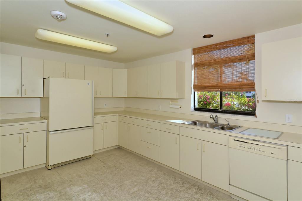 1930 HARBOURSIDE DRIVE UNIT 12