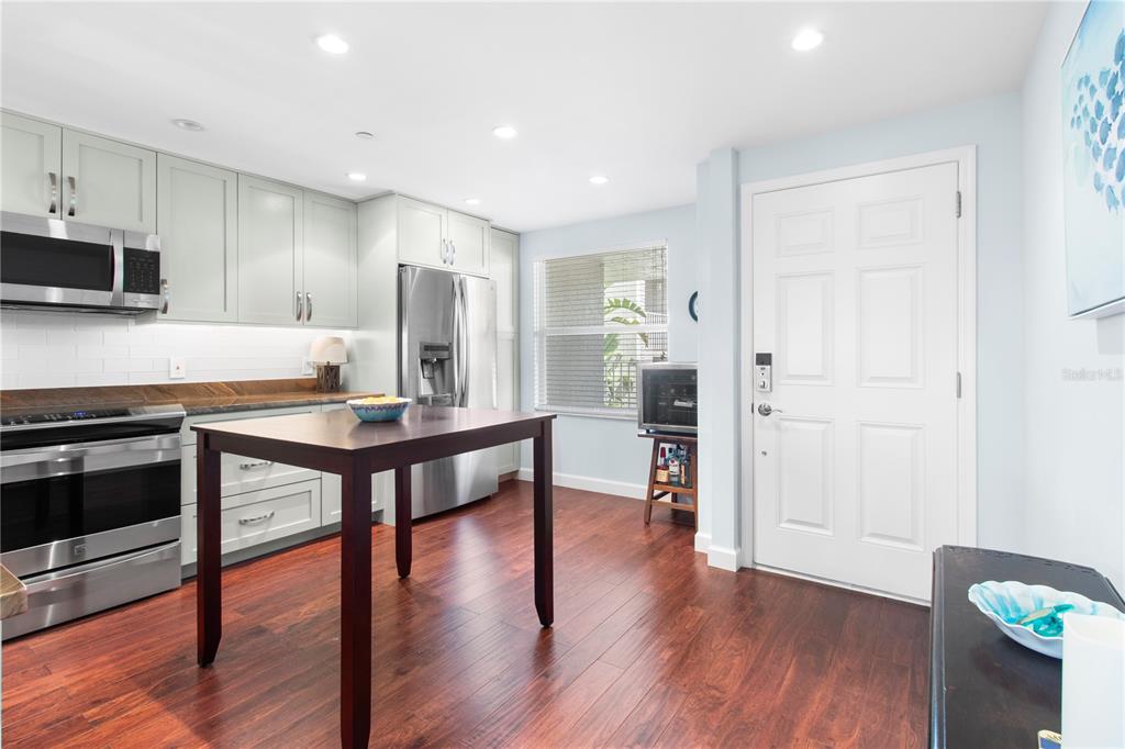 9320 CLUBSIDE CIRCLE UNIT 2201