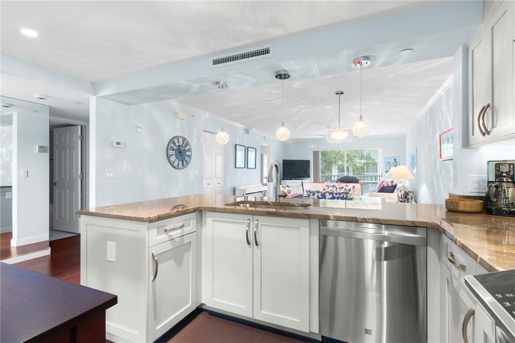 9320 CLUBSIDE CIRCLE UNIT 2201