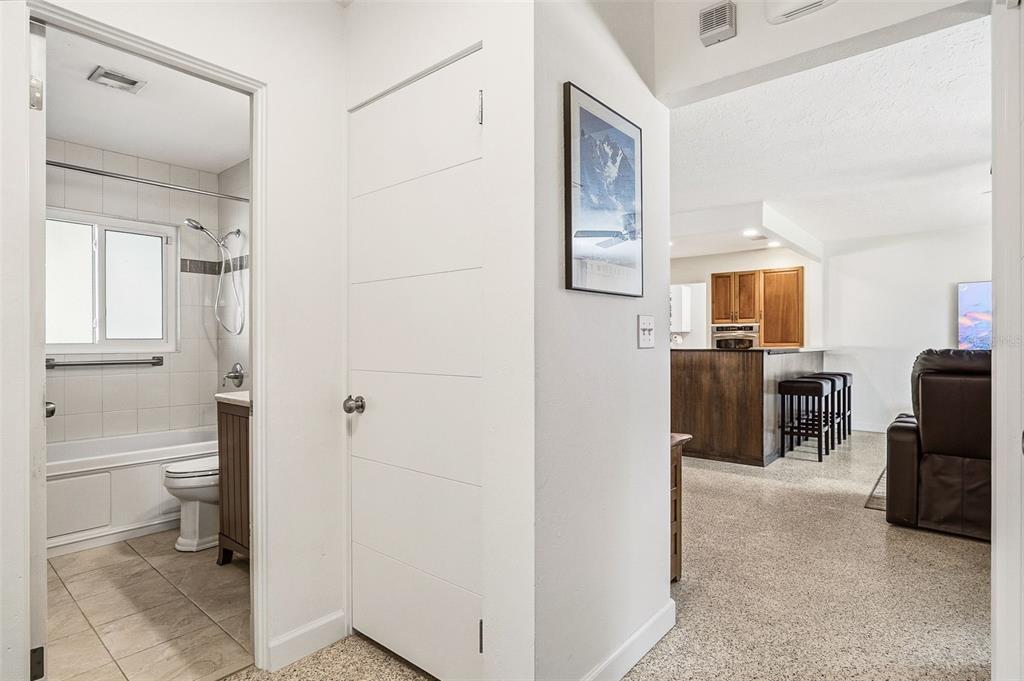 2747 JEFFERSON CIRCLE