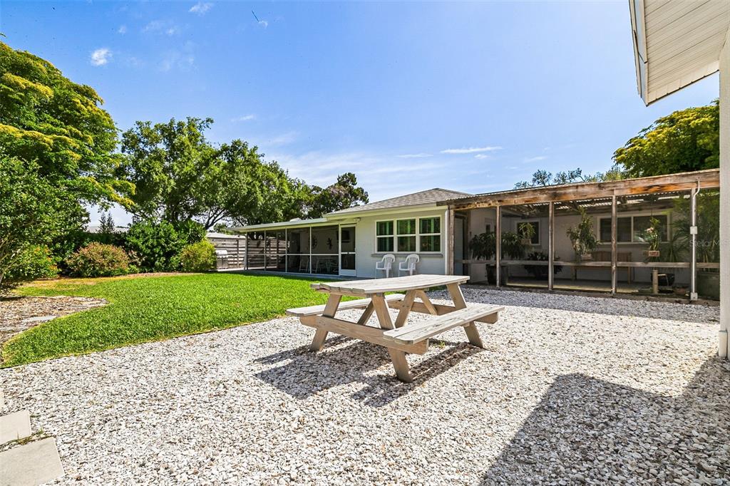 2747 JEFFERSON CIRCLE