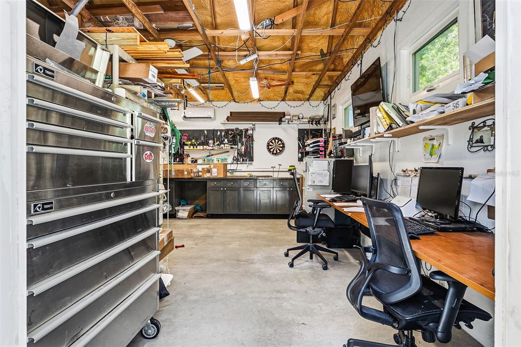 2747 JEFFERSON CIRCLE