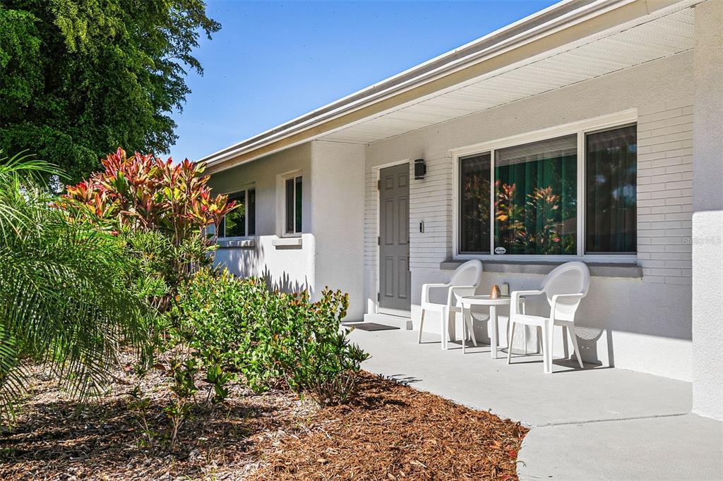 2747 JEFFERSON CIRCLE