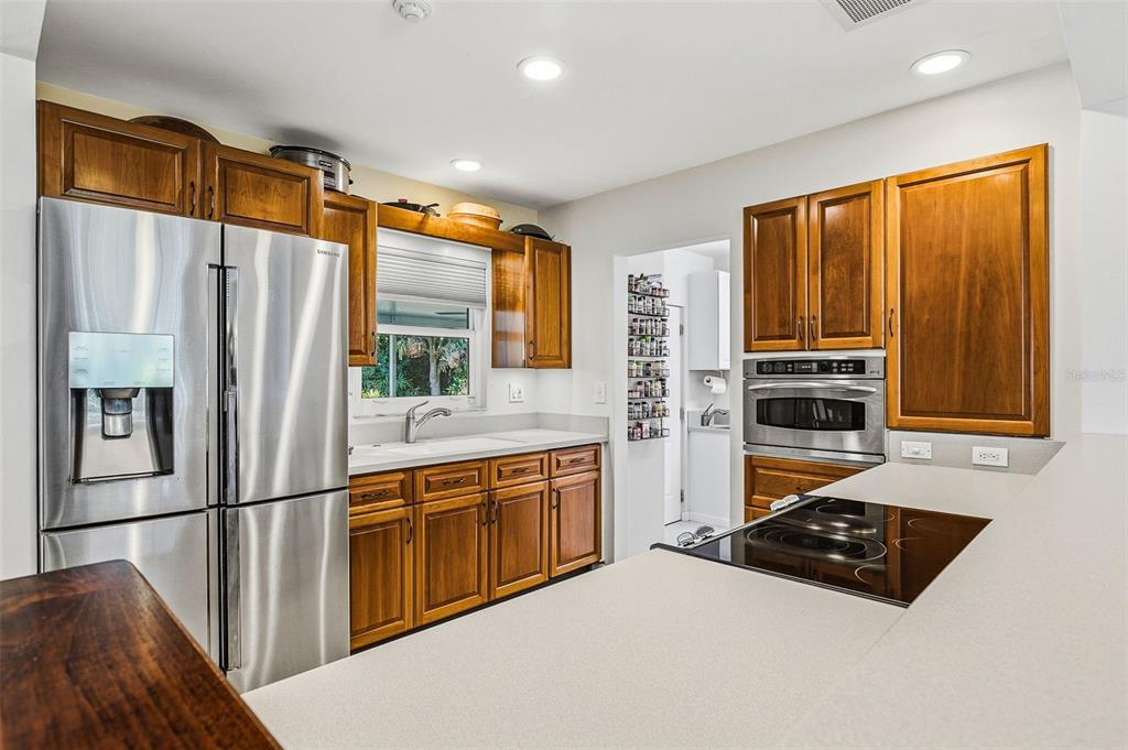 2747 JEFFERSON CIRCLE