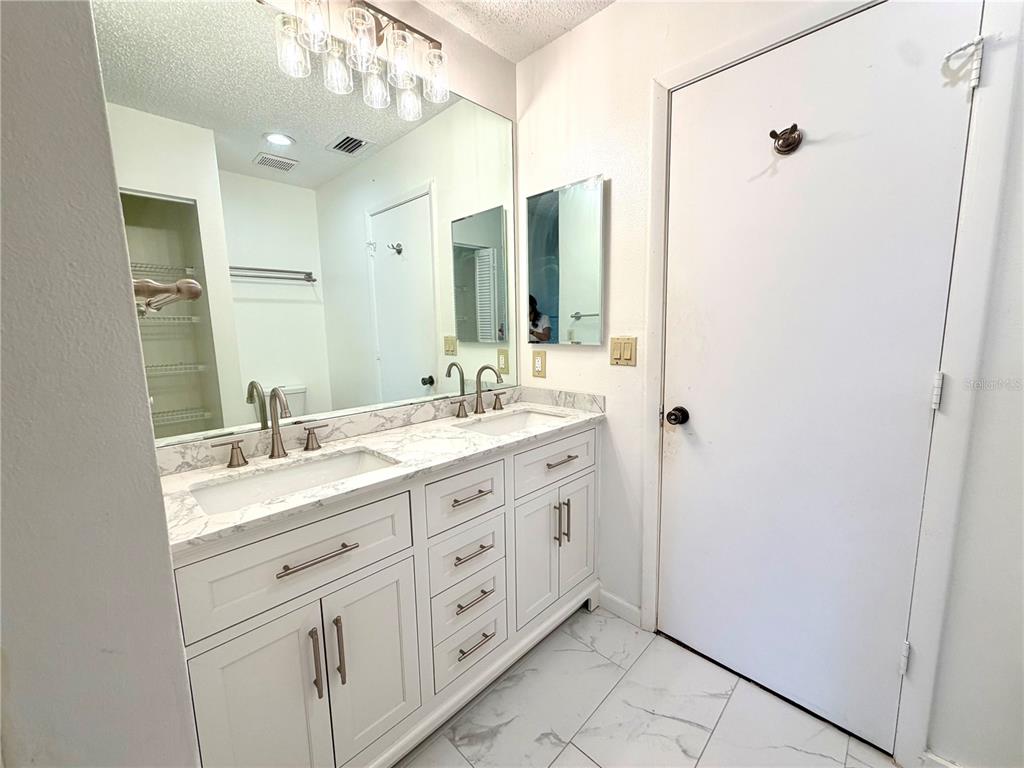 4892 GREENCROFT ROAD