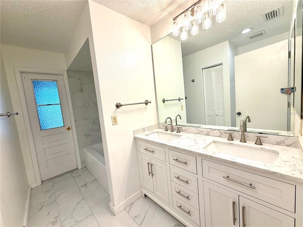 4892 GREENCROFT ROAD